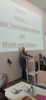Gerhard Düll bei seinem Vortrag
